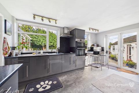 4 bedroom detached house for sale, Liskeard Drive, Allestree