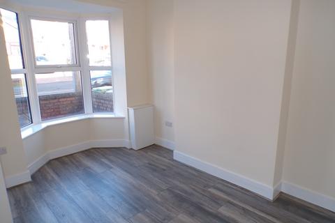 2 bedroom end of terrace house to rent, Cannock Road, Staffordshire WS11