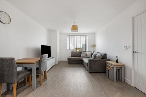 2 bedroom flat to rent, North Square, Newhall CM17