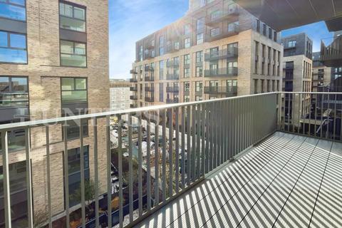 2 bedroom flat to rent, Darter House, London, N4