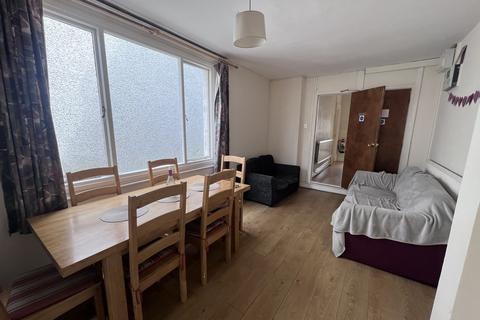 undefined, Gwydr Crescent, Uplands