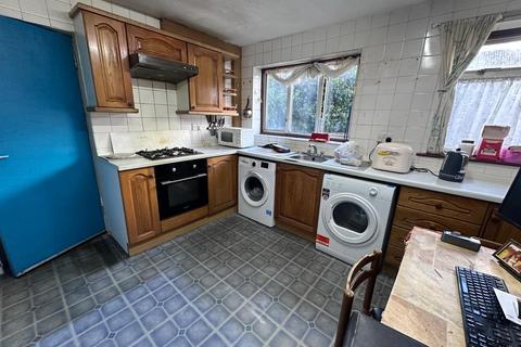 3 bedroom semi-detached house for sale, Taylor Lane, Denton