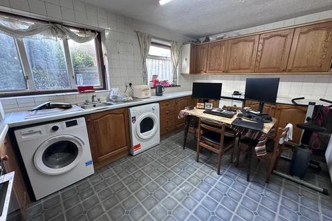 3 bedroom semi-detached house for sale, Taylor Lane, Denton