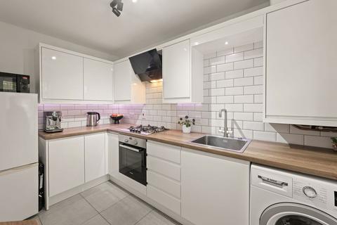3 Swallow Close, Nottingham, NG6 0NF