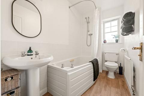 3 Swallow Close, Nottingham, NG6 0NF