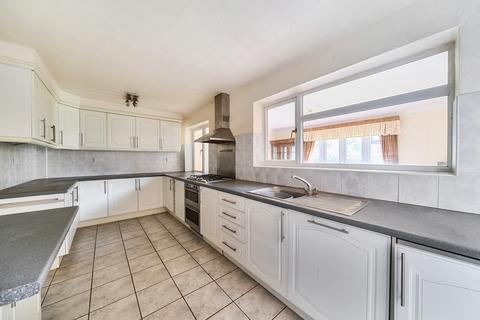 undefined, Minsterley Avenue, Shepperton, TW17