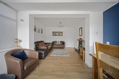 4 bedroom semi-detached bungalow for sale, Heol Dulais, Birchgrove, Swansea