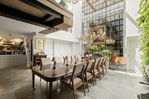 undefined, Leo Yard, London