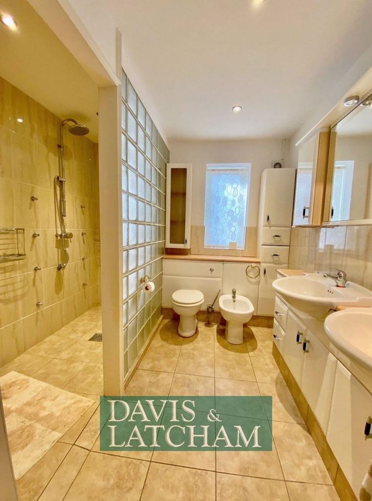 The En-Suite Wet...