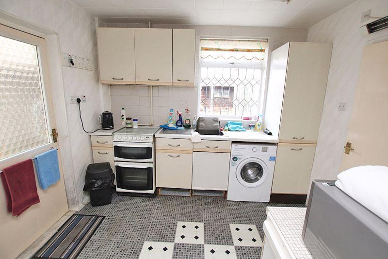 Kitchen photo 1