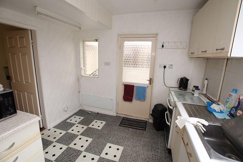Kitchen photo 2