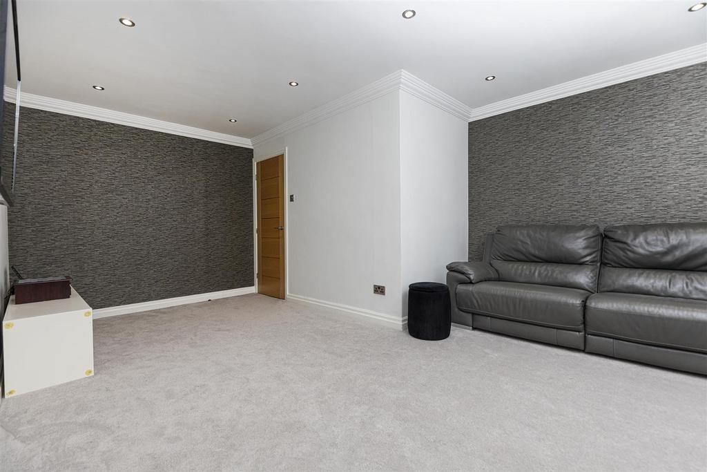 Bramleys Estate Agents - Crow Lees Gardens (7).jpg