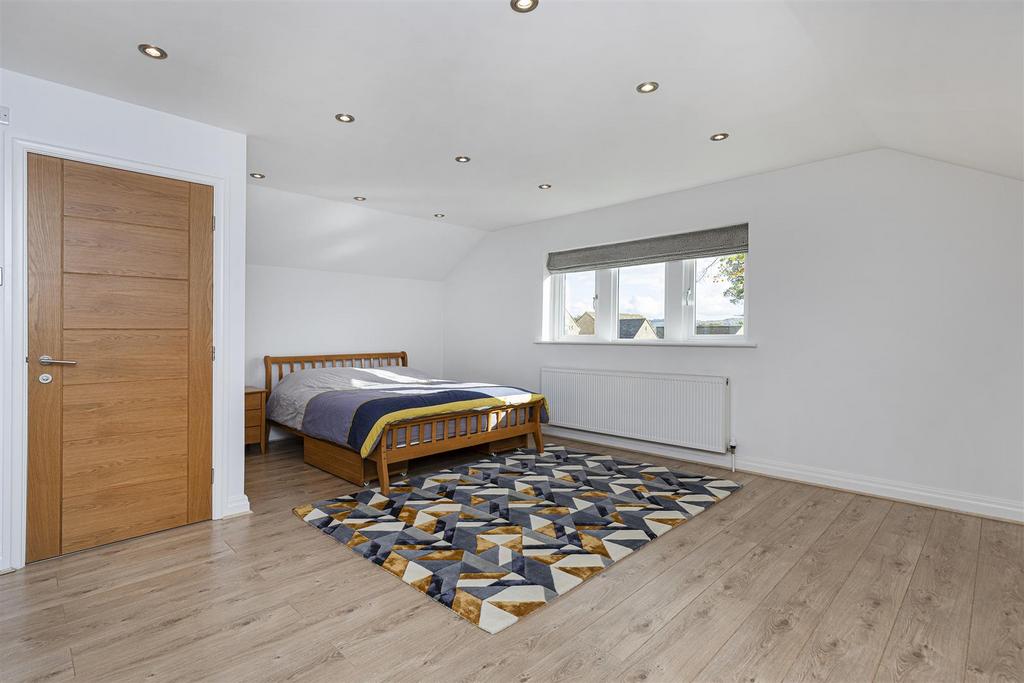 Bramleys Estate Agents - Crow Lees Gardens (25).jp