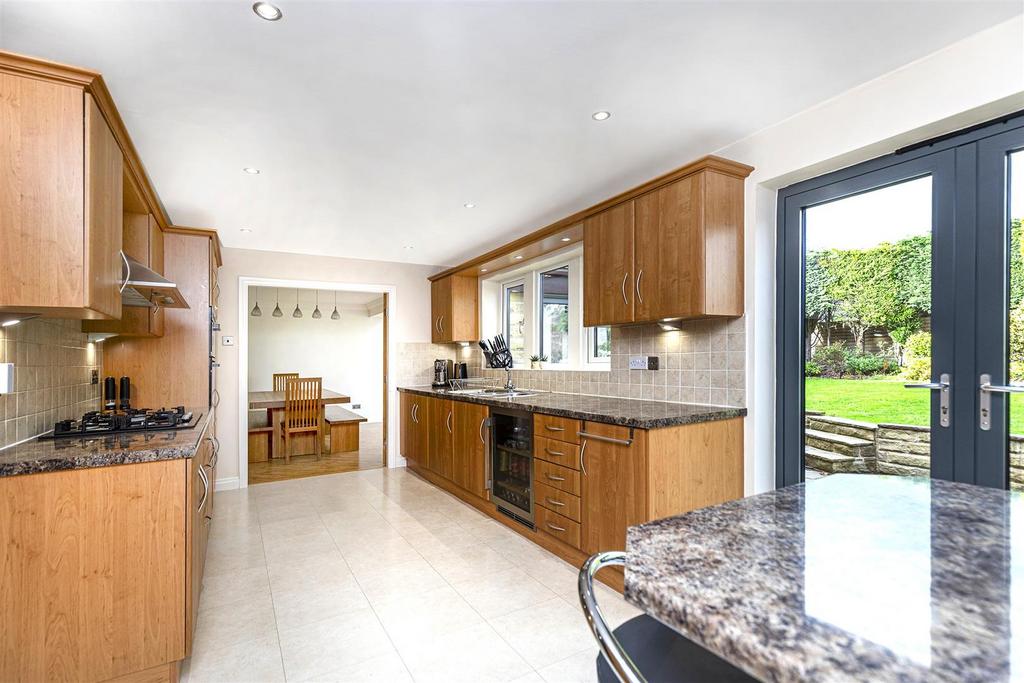 Bramleys Estate Agents - Crow Lees Gardens (19).jp