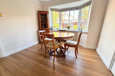 4 bedroom detached house for sale, Foxfield Way, Grange Park, Northampton NN4