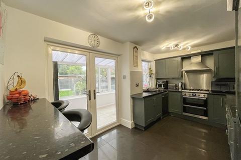 4 bedroom detached house for sale, Titchfield Close, Moseley Parklands