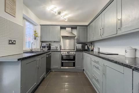 4 bedroom detached house for sale, Titchfield Close, Moseley Parklands