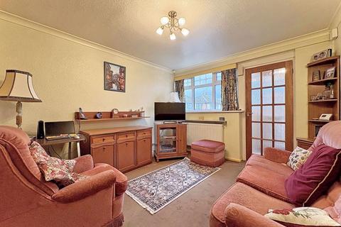 3 bedroom detached house for sale, Kew Drive, Dudley, DY1 2QX