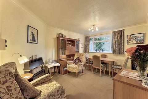 3 bedroom detached house for sale, Kew Drive, Dudley, DY1 2QX