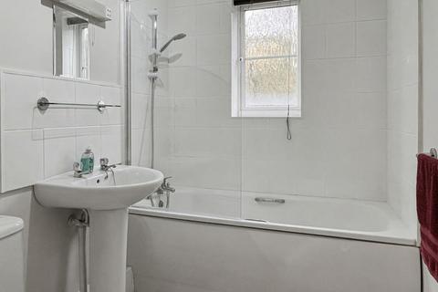 1 bedroom apartment for sale, Peatey Court - No Onward Chain