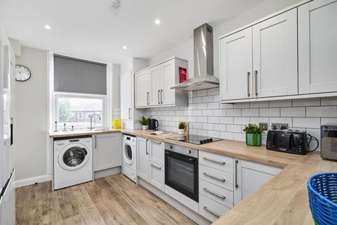 6 bedroom house to rent, Broomfield View, Leeds LS6