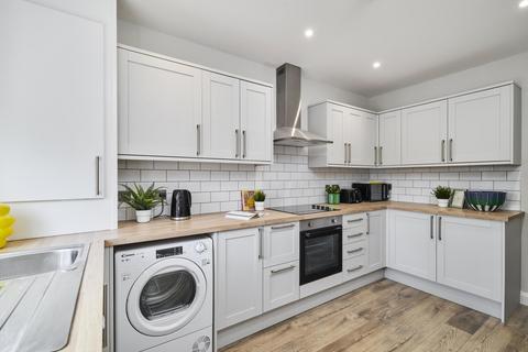 6 bedroom house to rent, Broomfield View, Leeds LS6