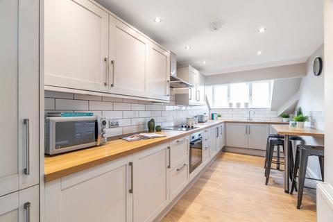 6 bedroom flat to rent, Cardigan Road, Leeds LS6