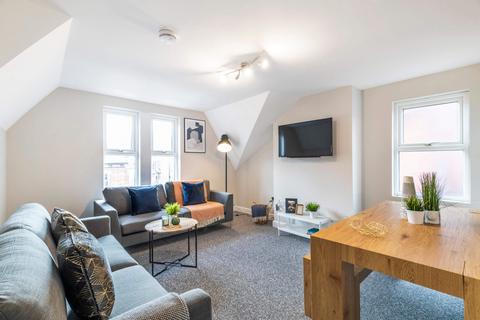 6 bedroom flat to rent, Cardigan Road, Leeds LS6