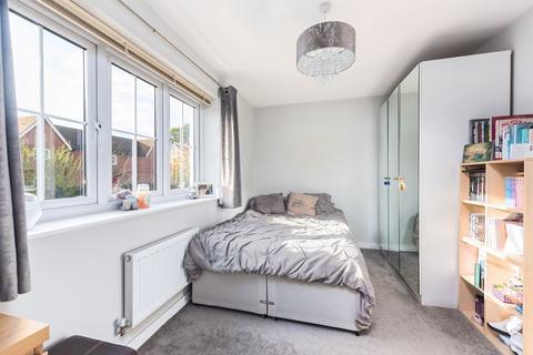 38 Flagstone Crescent, Chineham, Basingstoke, RG24 8DG