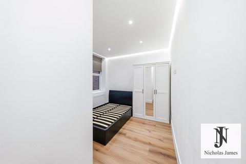 undefined, Grand Parade, Green Lanes, Haringey N4