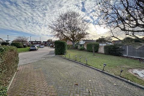 undefined, Parkway, Orsett Village