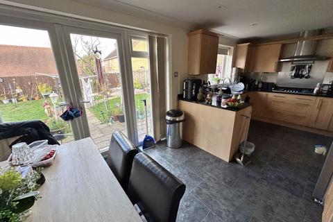 undefined, Parkway, Orsett Village
