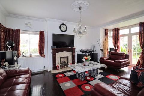 5 bedroom detached house for sale, Buckingham Road, Bletchley ,MILTON KEYNES