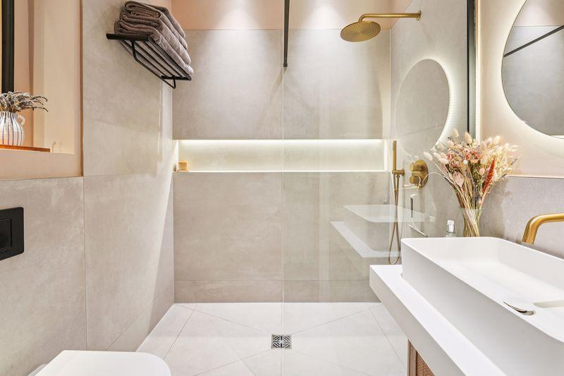 Downstairs Bathroom