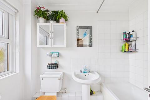 undefined, Angarrack, Hayle - End terrace cottage