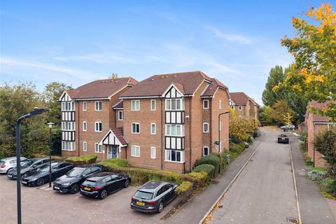 undefined, Woodgate Drive, SW16
