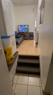 5 bedroom flat to rent, Ealing Road, Wembley HA0