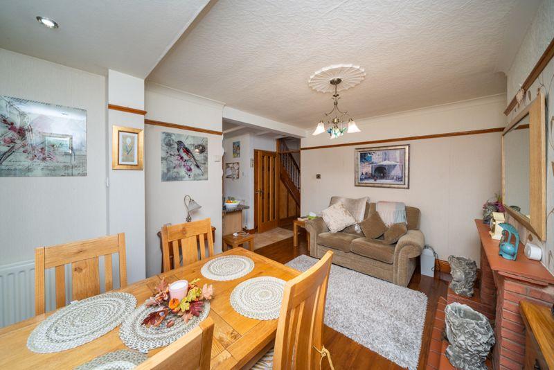 Dining/sitting room