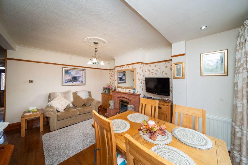 Dining/sitting room
