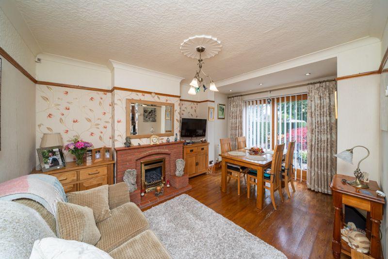 Dining/sitting room