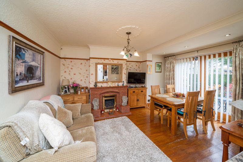 Dining/sitting room