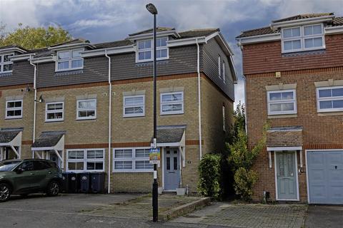 undefined, Hamond Close, South Croydon