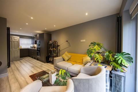 undefined, Hamond Close, South Croydon