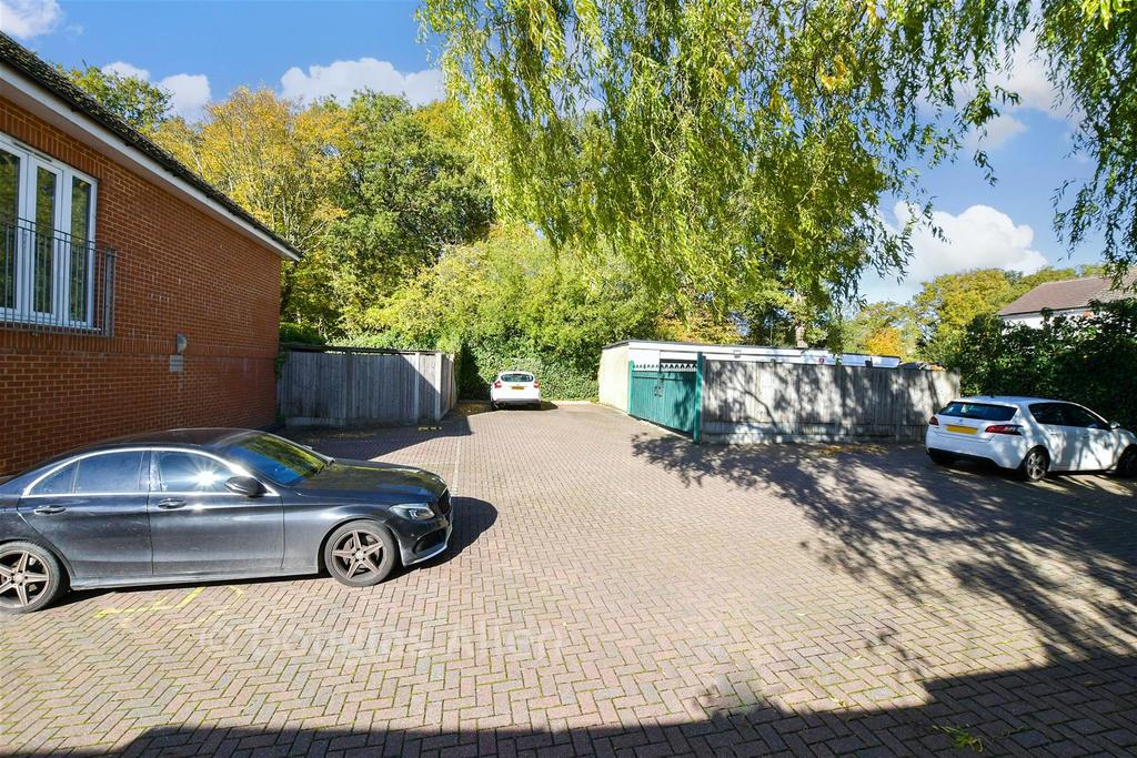 Driveway/Parking