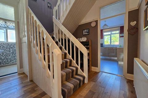 4 bedroom detached house for sale, Benfleet Road, Hadleigh, Essex, SS7 1QB