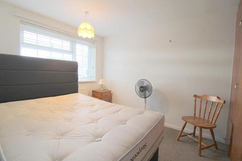 3 bedroom semi-detached house for sale, Roedean Close, Stopsley, Luton, Bedfordshire, LU2 8QW