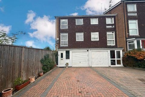 undefined, Trowbridge Gardens, Old Bedford Road Area, Luton, Bedfordshire, LU2 7JY