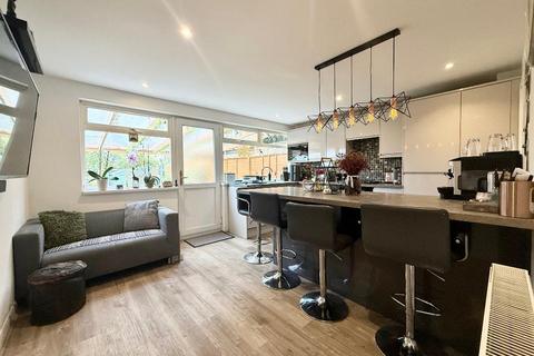undefined, Trowbridge Gardens, Old Bedford Road Area, Luton, Bedfordshire, LU2 7JY