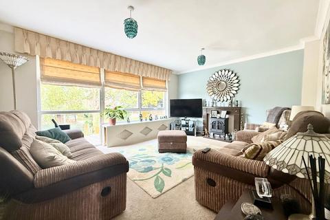 undefined, Trowbridge Gardens, Old Bedford Road Area, Luton, Bedfordshire, LU2 7JY