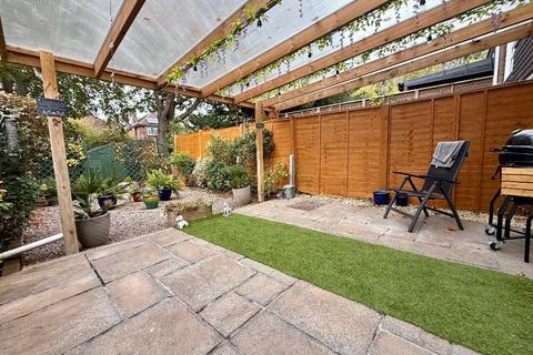 undefined, Trowbridge Gardens, Old Bedford Road Area, Luton, Bedfordshire, LU2 7JY